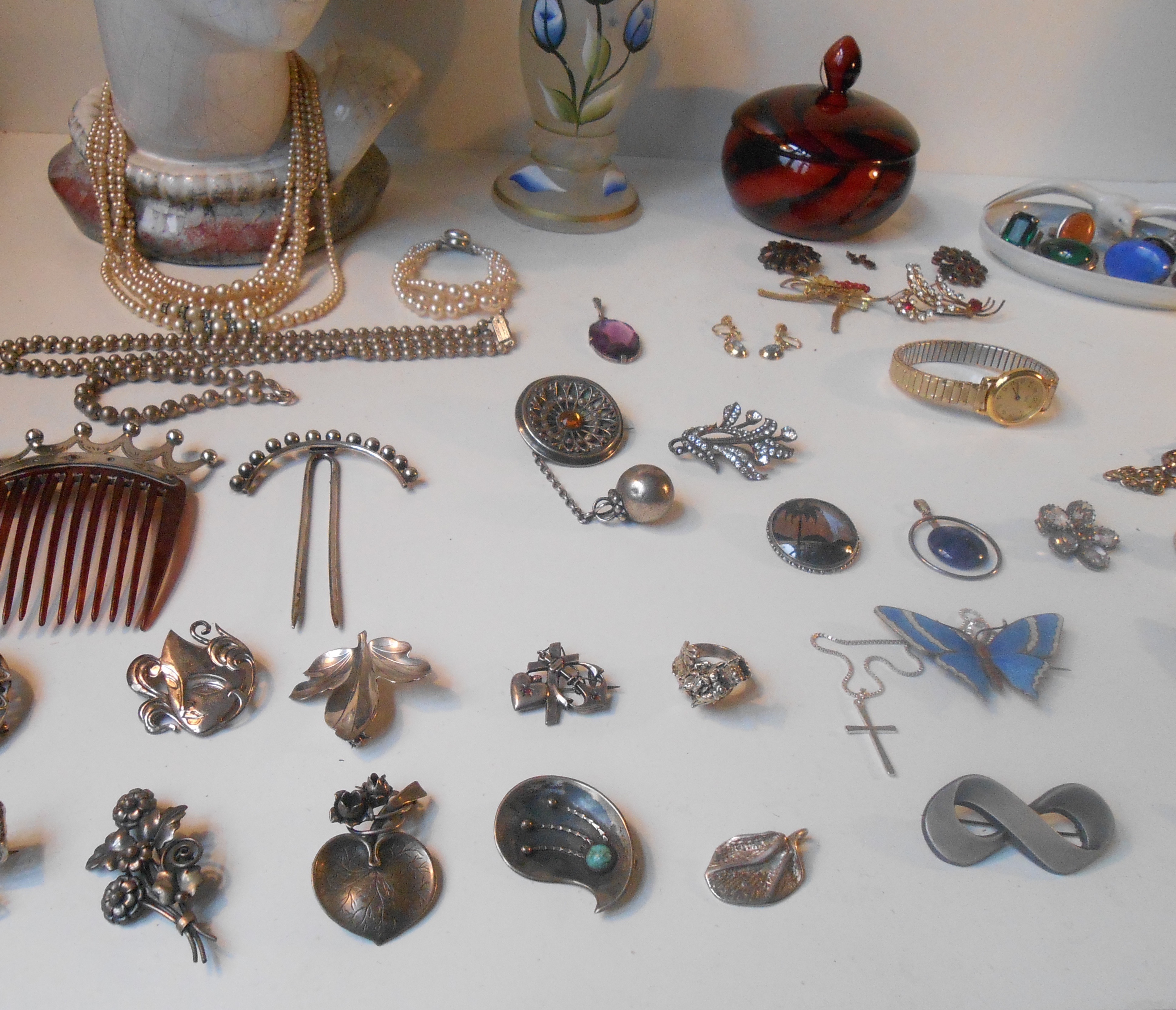 Vintage smykker: perler mm. Priser fra… –